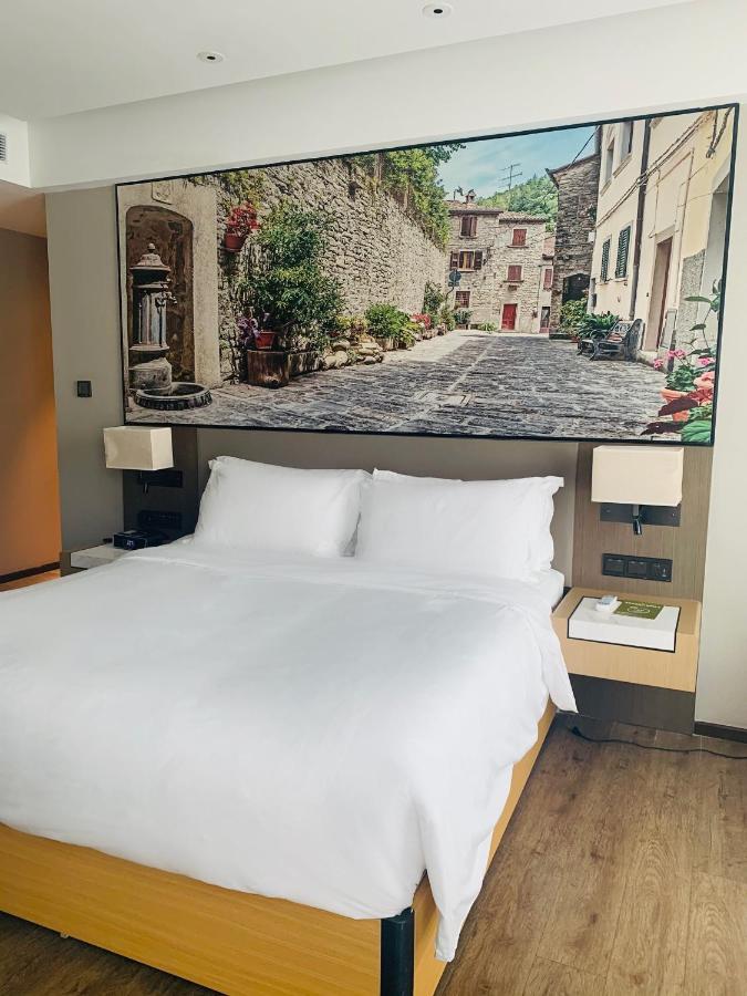 Mercure Shanghai Hongqiao Railway Station Екстериор снимка